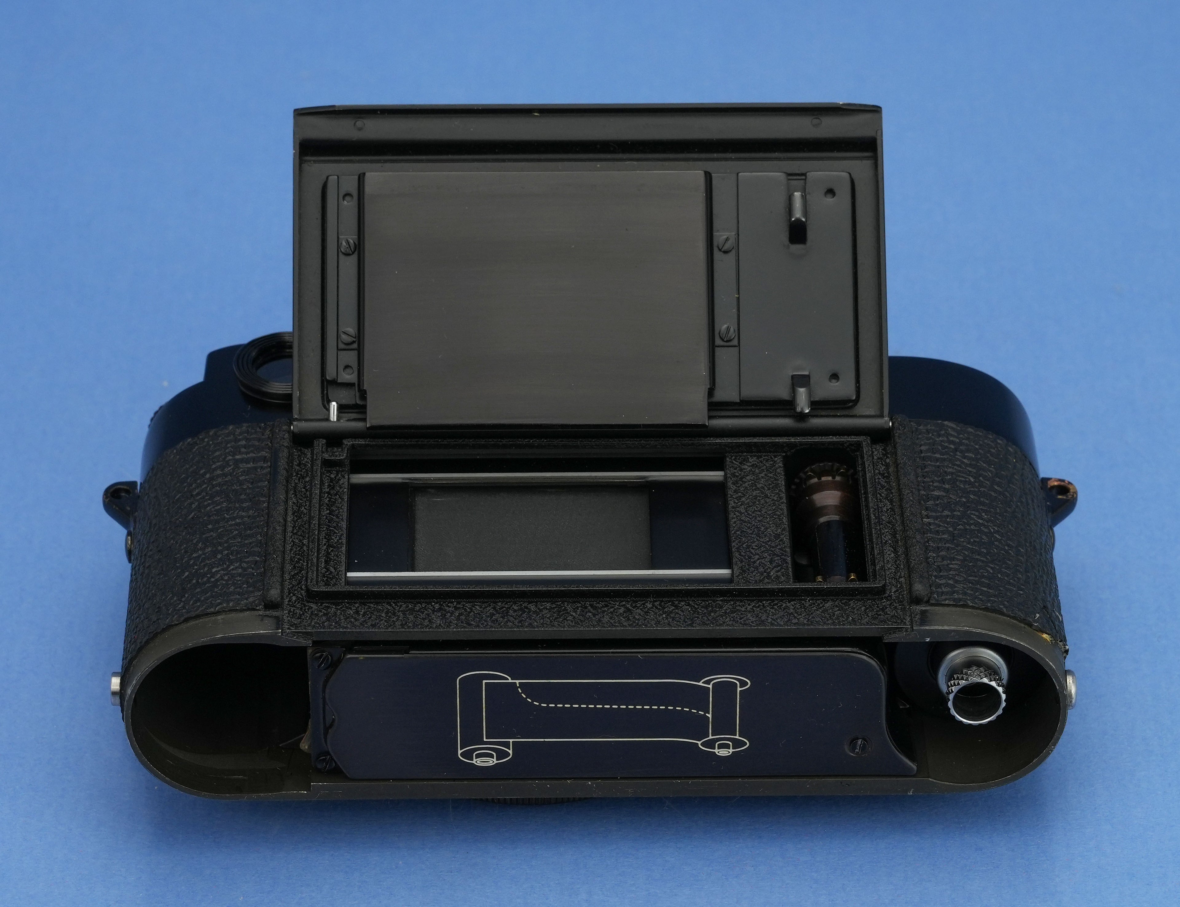 LEICA LEITZ MP-118 ORIGINAL 1957 SCHWARZE LACKIERUNG IMOOP ENTFERNUNGSFONKAMERA + PAPIERE!