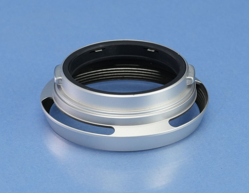 LEICA 10707 M8.2 OLIVE SAFARI CAMERA +ELMARIT-M 28MM LENS 944 SHOTS! FULL SET +