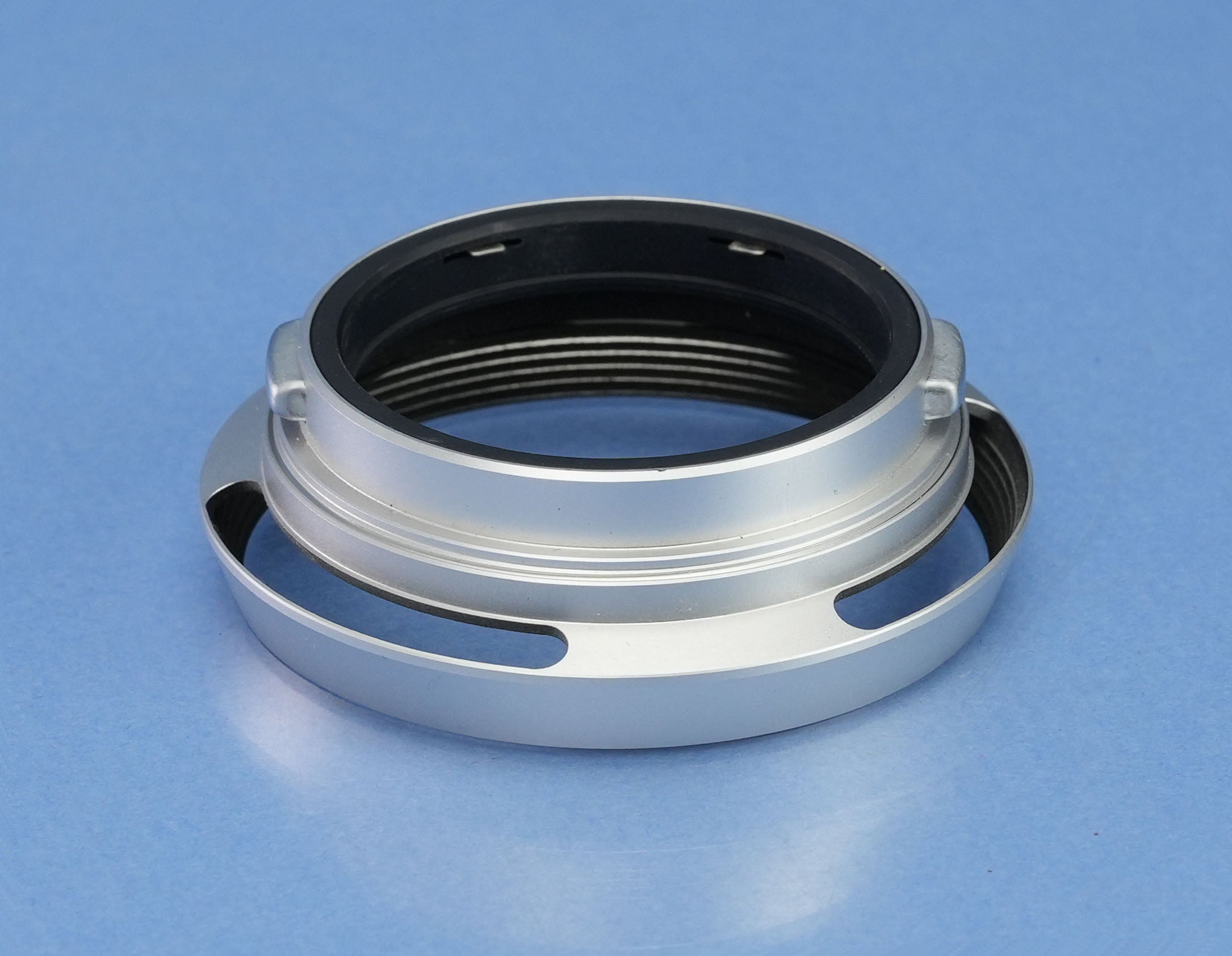 LEICA 10707 M8.2 OLIVE SAFARI CAMERA +ELMARIT-M 28MM LENS 944 SHOTS! FULL SET +