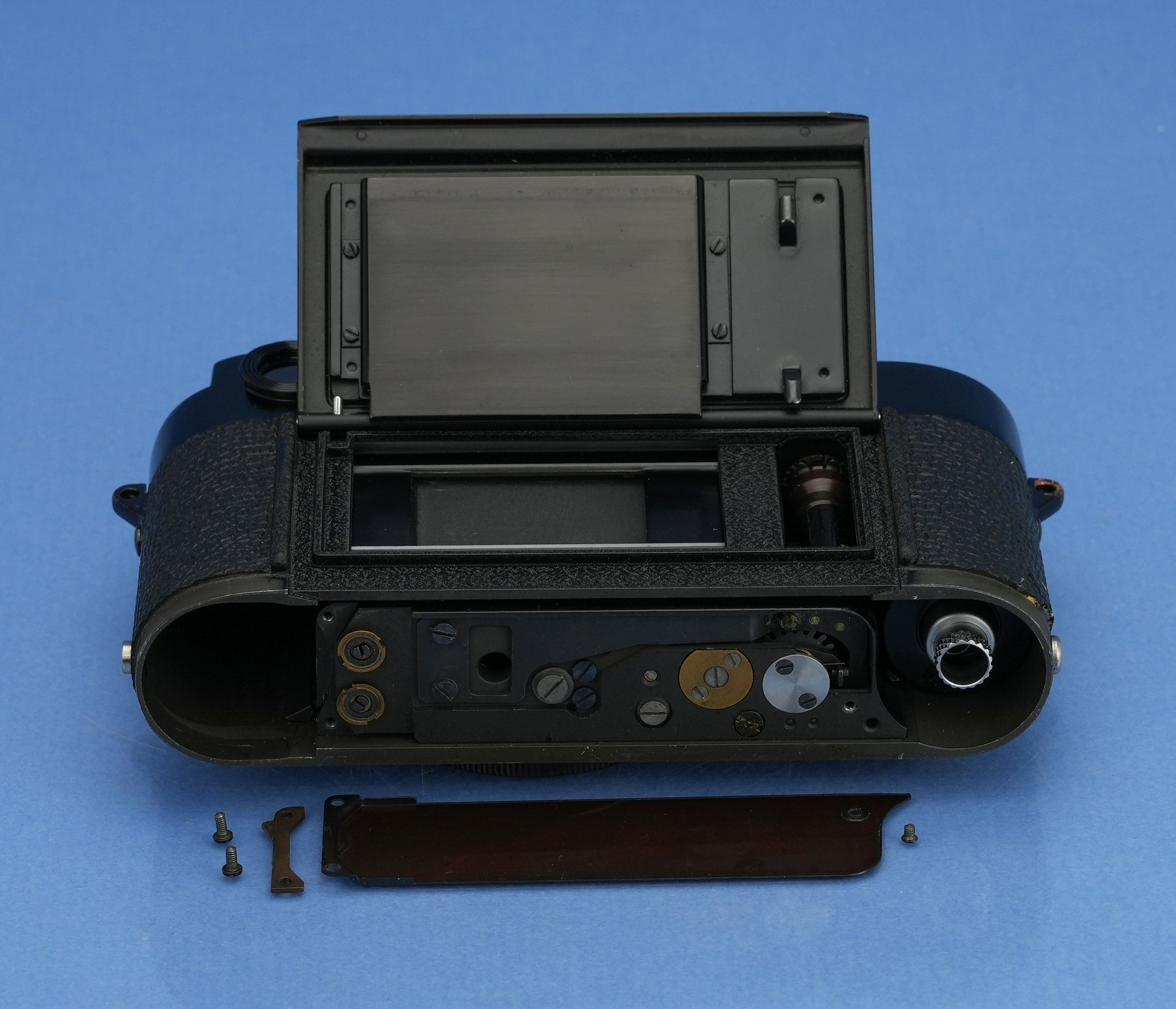 LEICA LEITZ MP-118 ORIGINAL 1957 SCHWARZE LACKIERUNG IMOOP ENTFERNUNGSFONKAMERA + PAPIERE!