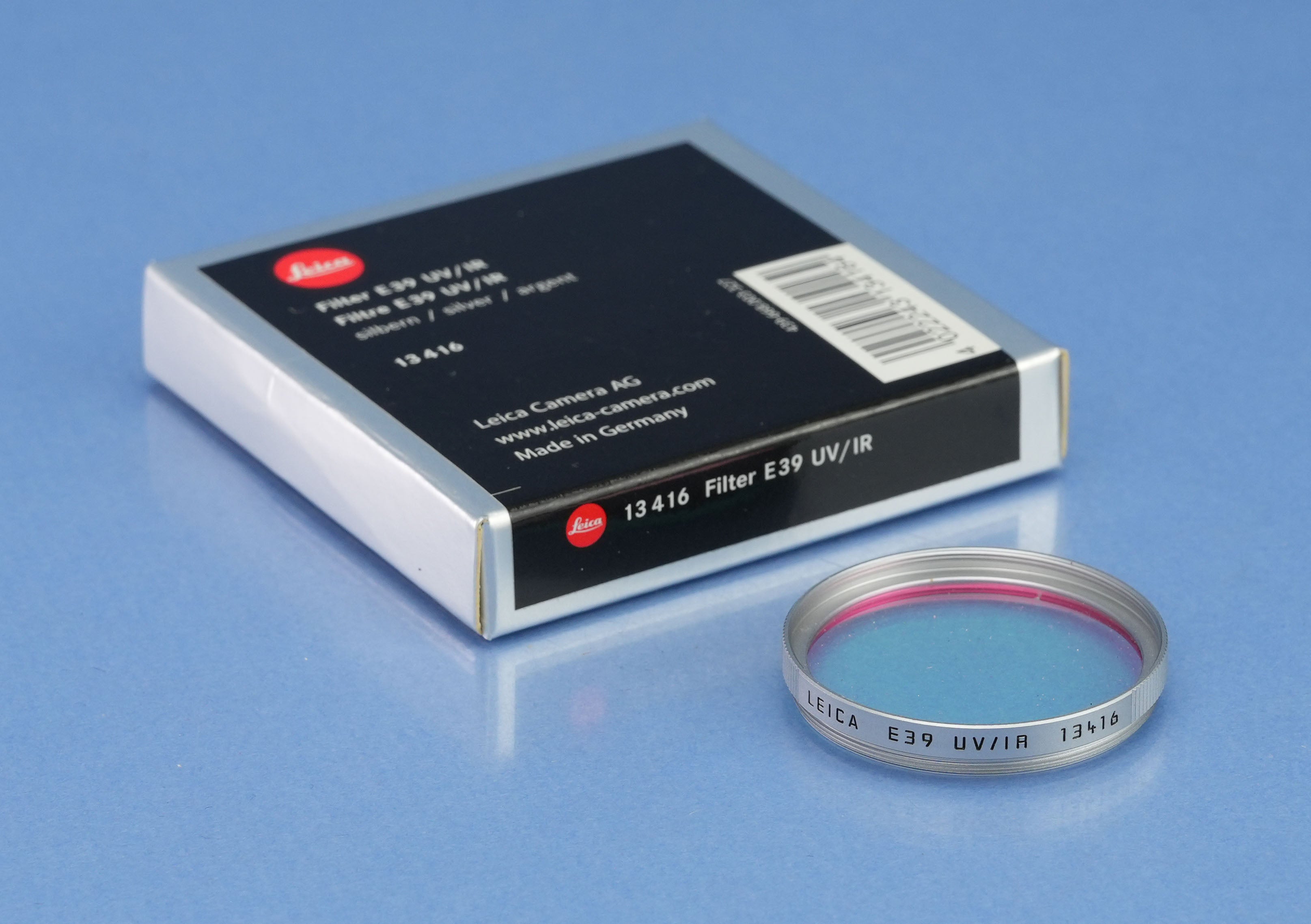 LEICA 10707 M8.2 OLIVE SAFARI CAMERA +ELMARIT-M 28MM LENS 944 SHOTS! FULL SET +