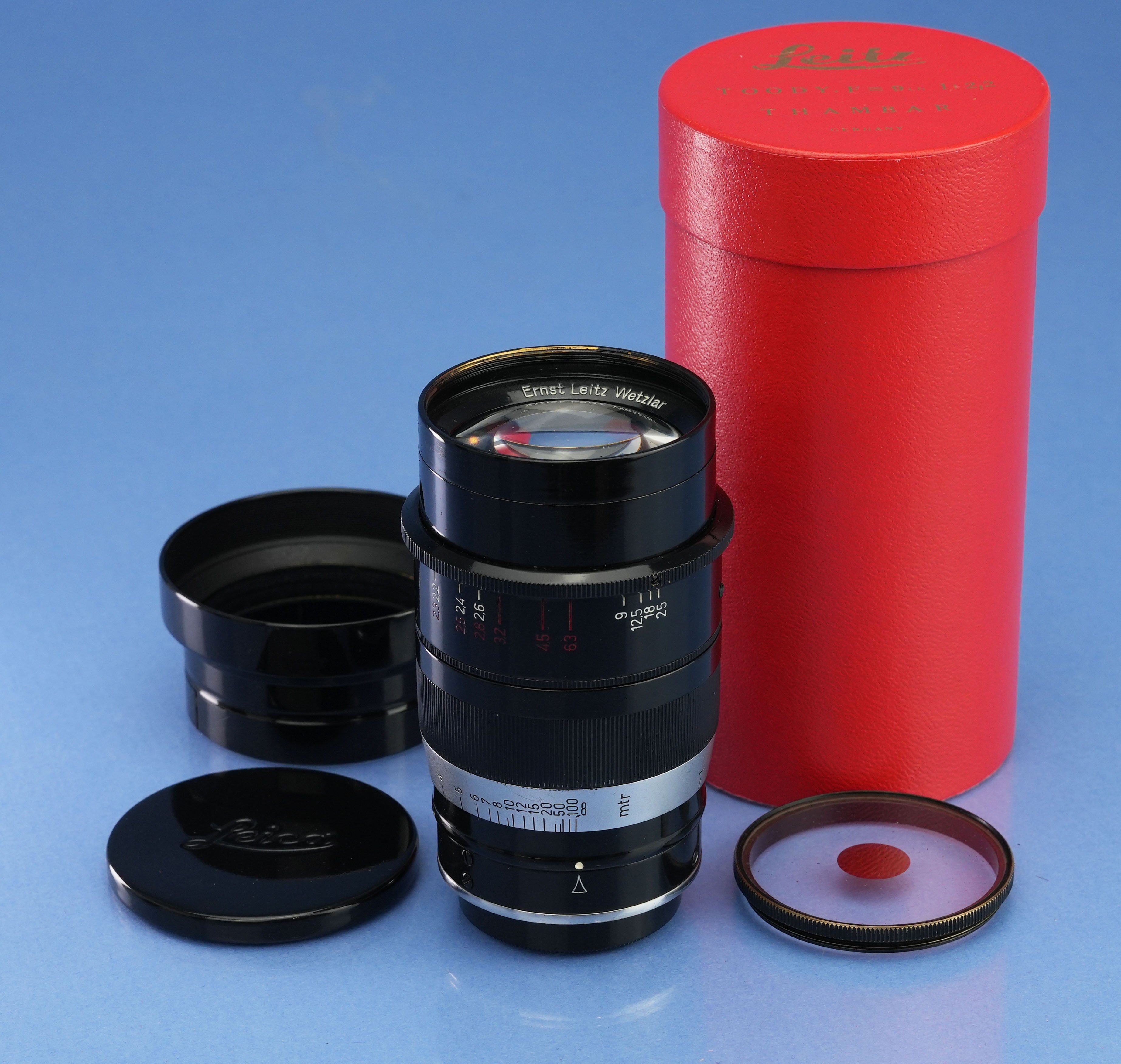 LEICA LEITZ 90MM THAMBAR F2.2 BLACK PAINT LENS +CENTER FILTER +HOOD +CAPS +BOX