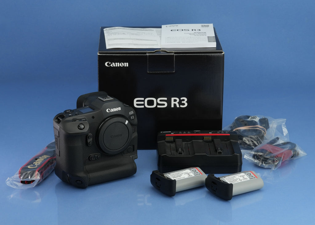 CANON EOS R3 DIGITAL MIRRORLESS CAMERA +2 BATTERIES +BOX MINT!