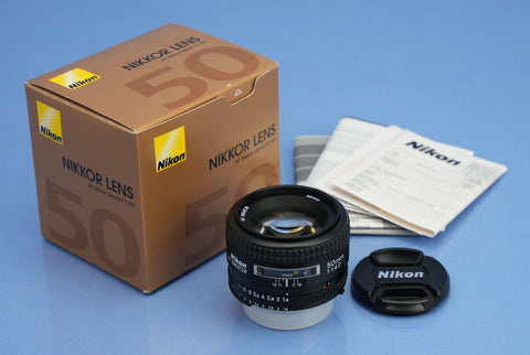 NIKON NIKKOR AF 50MM F1.4D LENS +BOX +CAPS +PAPERS MINT!