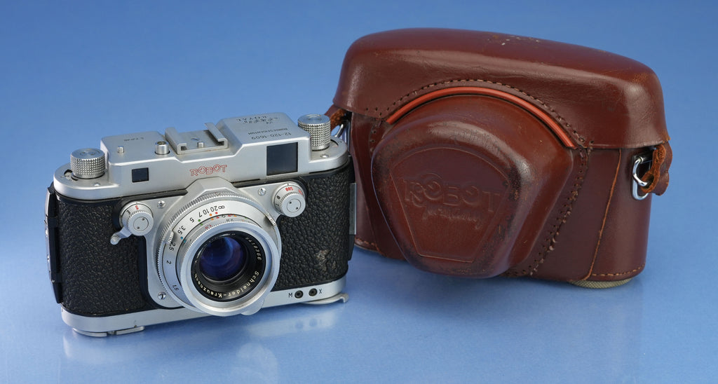 ROBOT ROYAL MOD.III BUNDESEIGENTUM CAMERA +MULTI FINDER +40MM F1.9 XENON +CASE