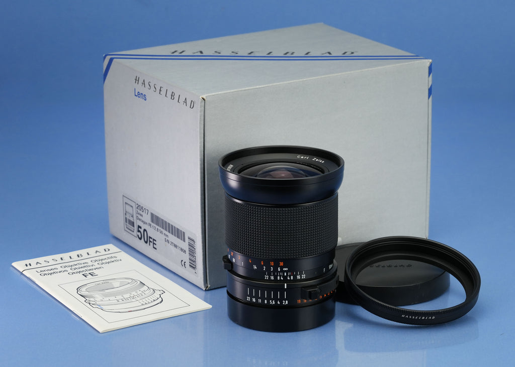 HASSELBLAD 50MM F2.8 ZEISS DISTAGON T* FE VERSION II LENS +SHADE +BOX RARE MINT!