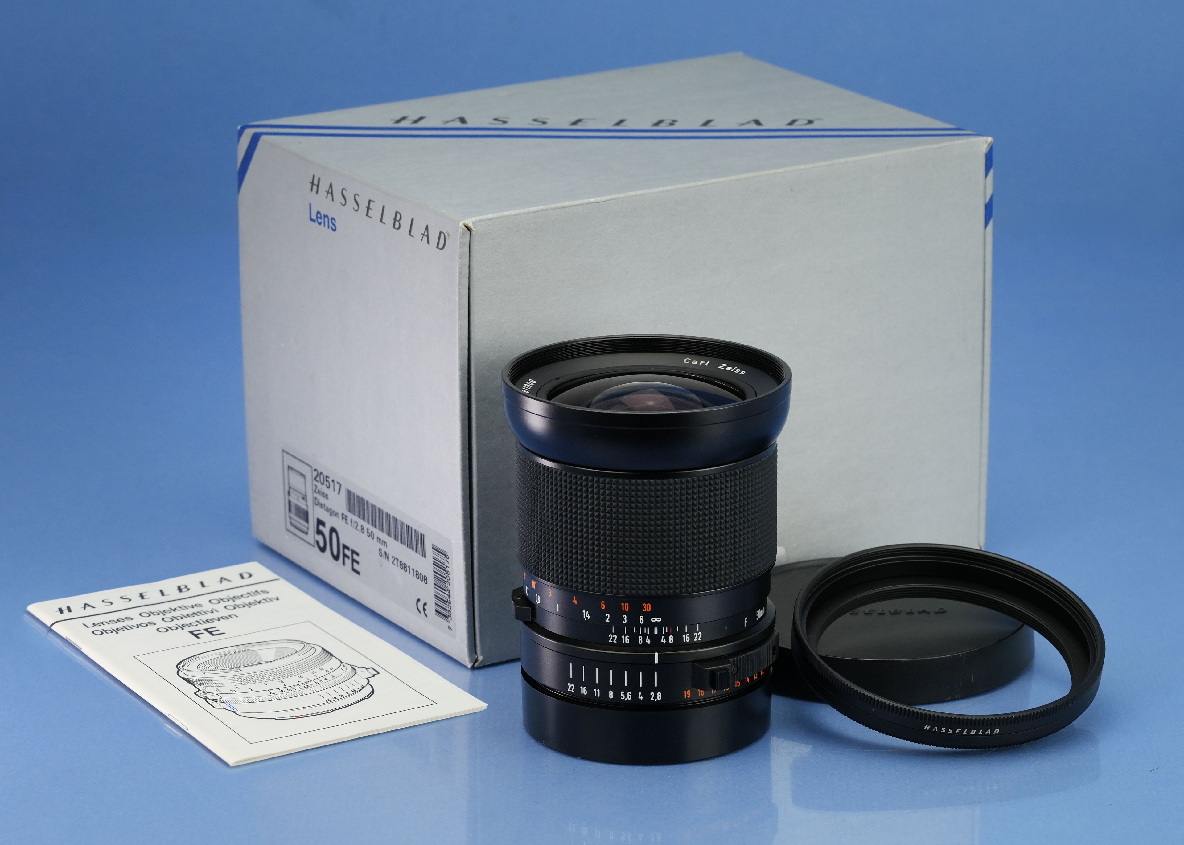 HASSELBLAD 50MM F2.8 ZEISS DISTAGON T* FE VERSION II LENS +SHADE +BOX RARE MINT!
