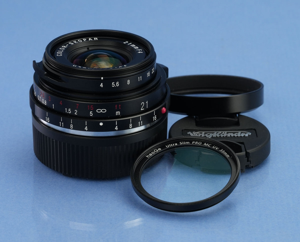 VOIGTLANDER 21MM BLACK COLOR-SKOPAR F4 MC M MOUNT LENS +CAPS +SHADE MINT!
