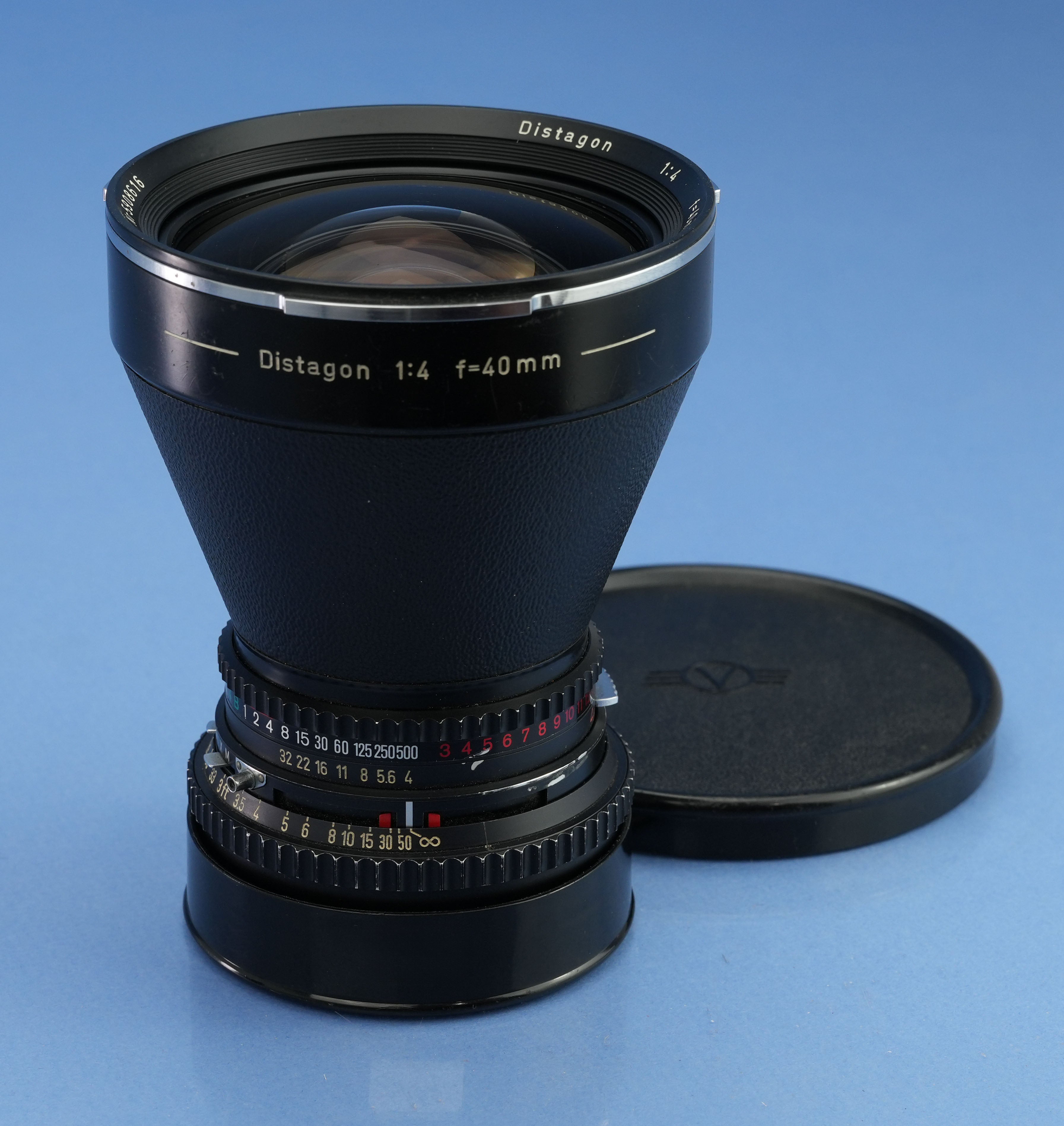 HASSELBLAD ZEISS DISTAGON 40MM F4 BLACK CT* Weitwinkelobjektiv + Deckel + sauber, gut erhalten