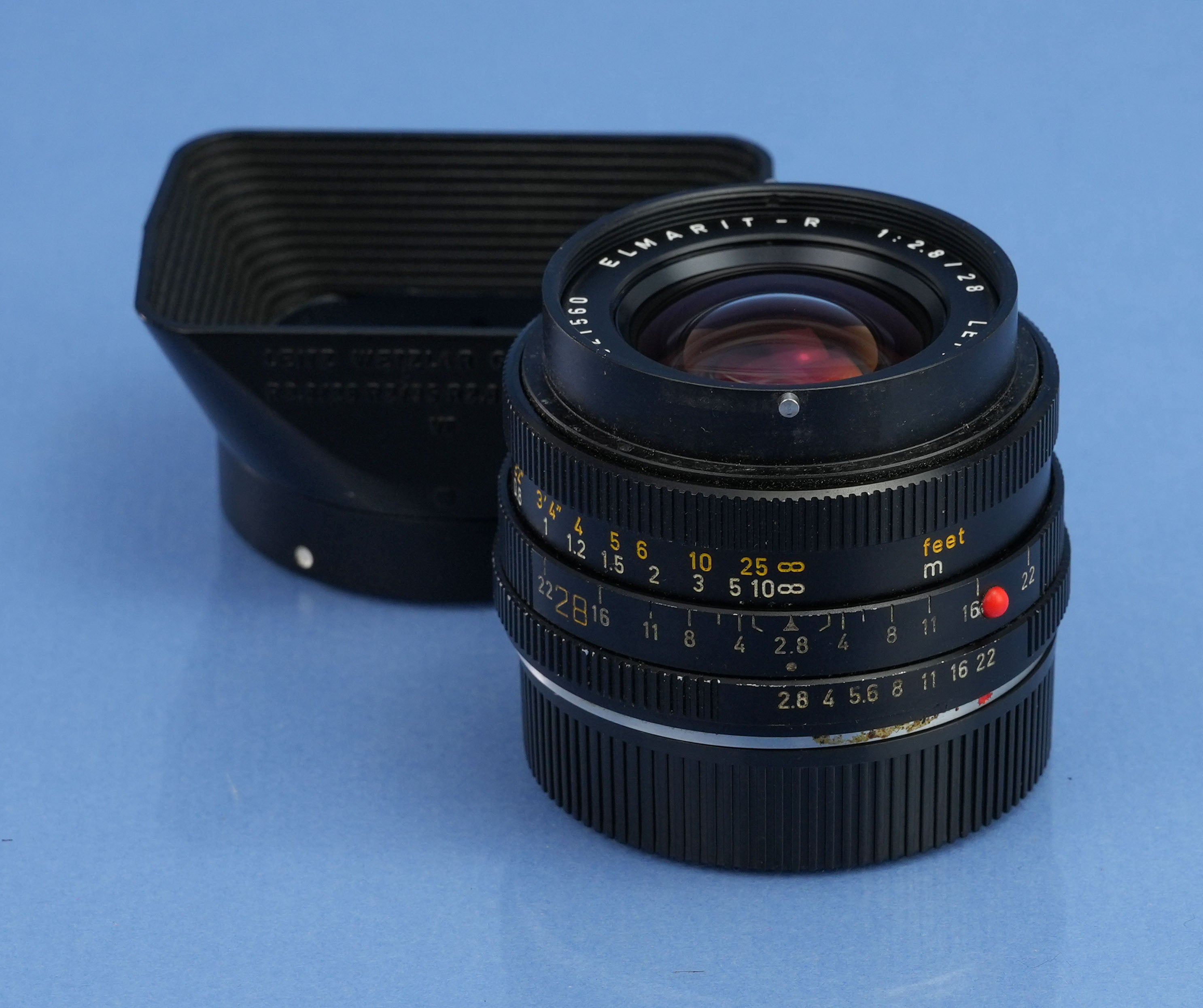 LEICA LEITZ 28MM ELMARIT-R F2.8 3CAM 11204 R LENS +CAP +SHADE +BOX. NICE!