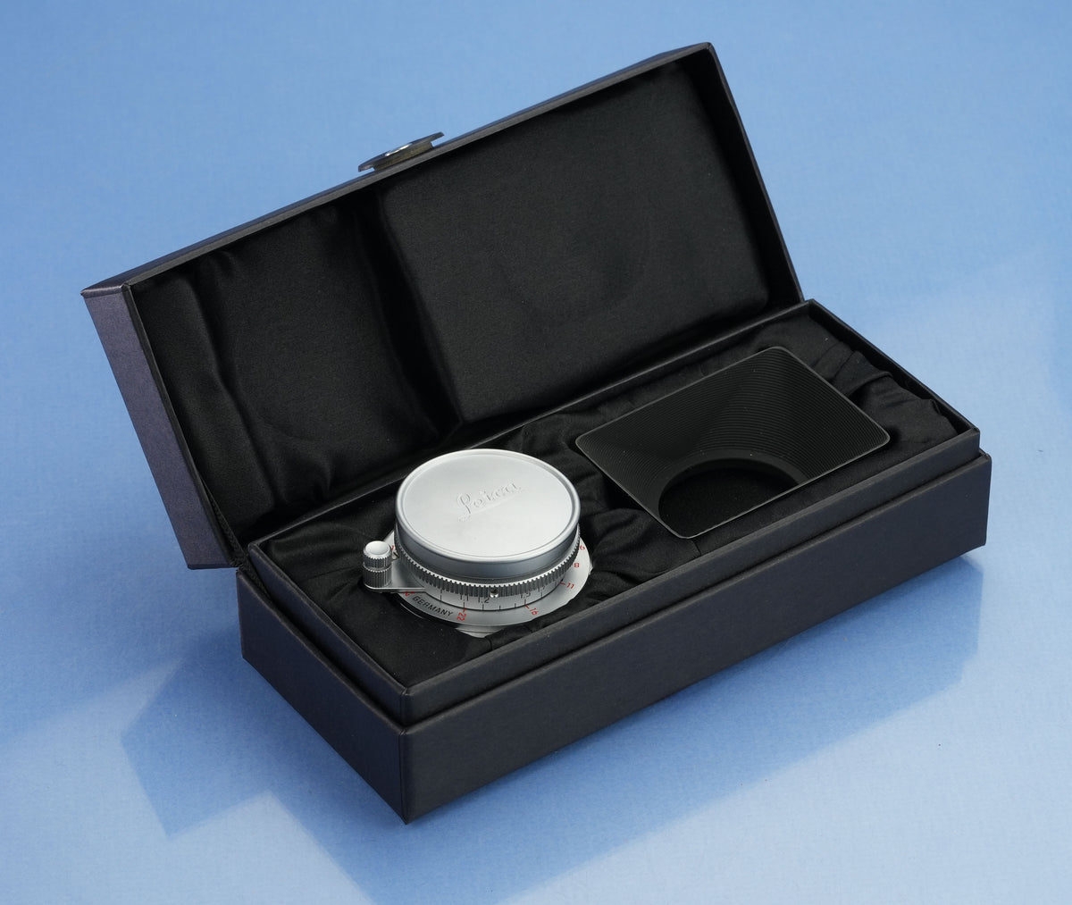 LEICA LEITZ 28MM SUMMARON-M F5.6 CHROME 11695 6BIT M LENS W/ BOX +SHADE MINT