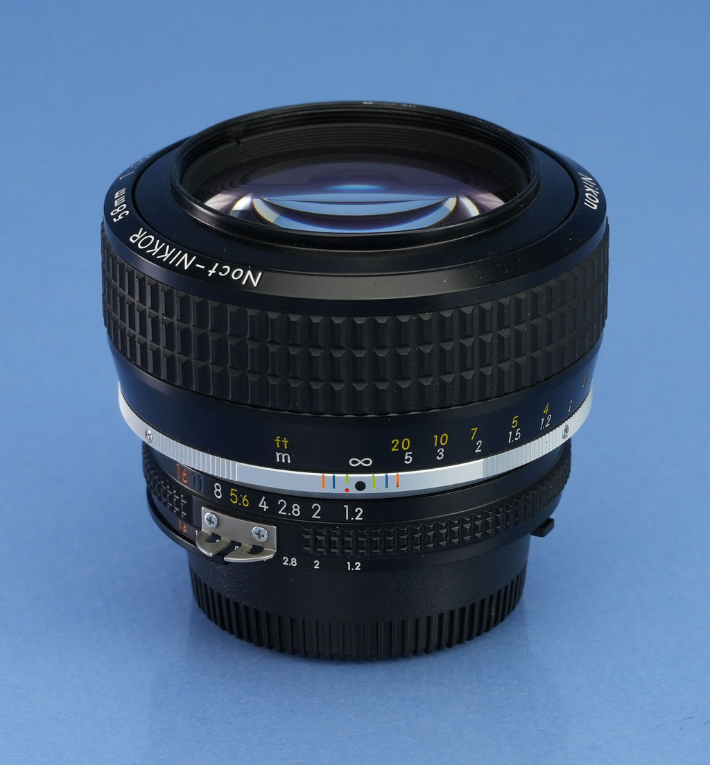 NIKON 58MM NOCT-NIKKOR F1.2 AIS AI-S REFLEX NOCTILUX LENS +CAPS +HS-7 HOOD CLEAN