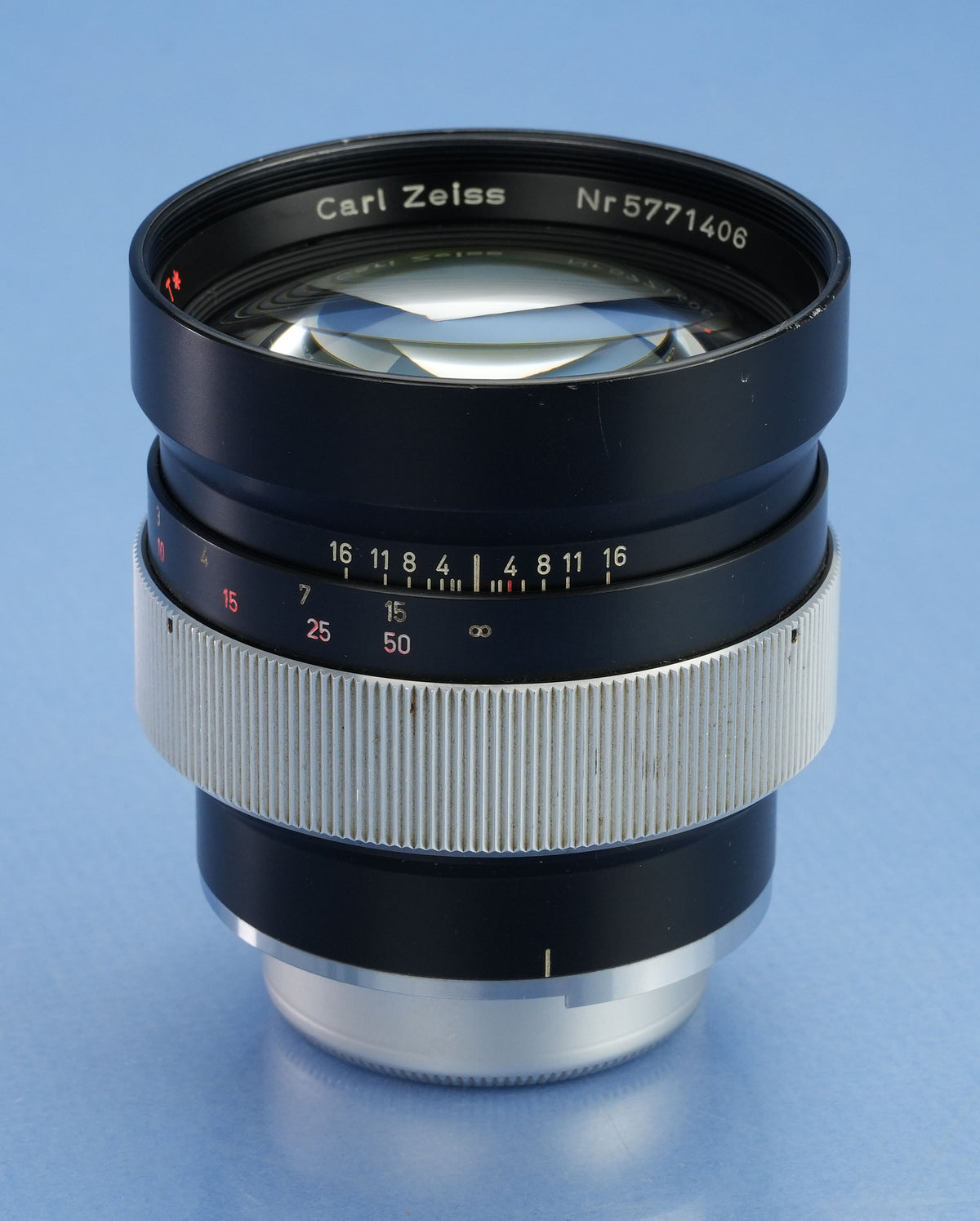 CONTAREX CARL ZEISS PLANAR 85MM F1.4 T* LENS +CAPS MINT! RARE!