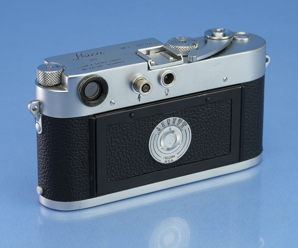 LEICA LEITZ M3 DS CHROME RANGEFINDER CAMERA BODY 1954 VERY EARLY SN. # 701026