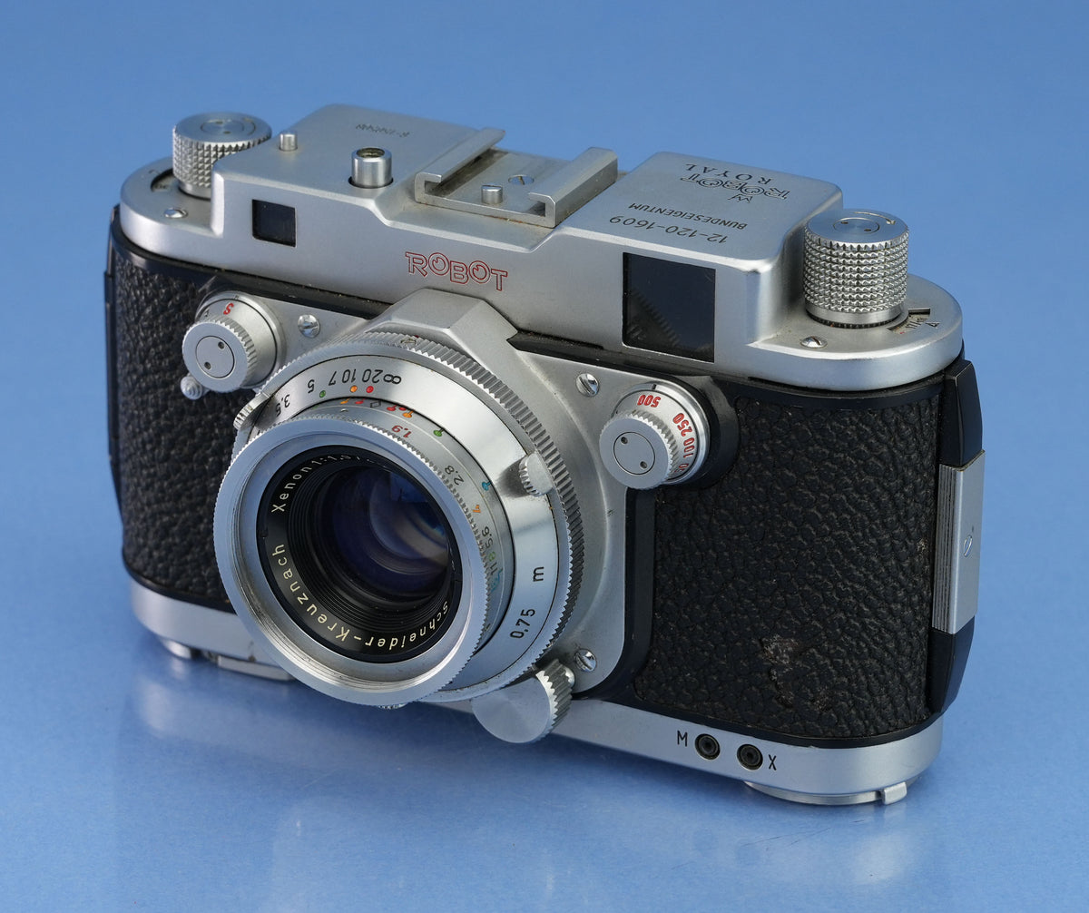 ROBOT ROYAL MOD.III BUNDESEIGENTUM CAMERA +MULTI FINDER +40MM F1.9 XENON +CASE