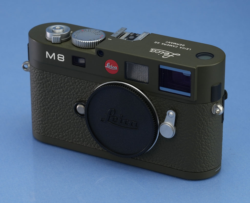LEICA 10707 M8.2 OLIVE SAFARI CAMERA +ELMARIT-M 28MM LENS 944 SHOTS! FULL SET +