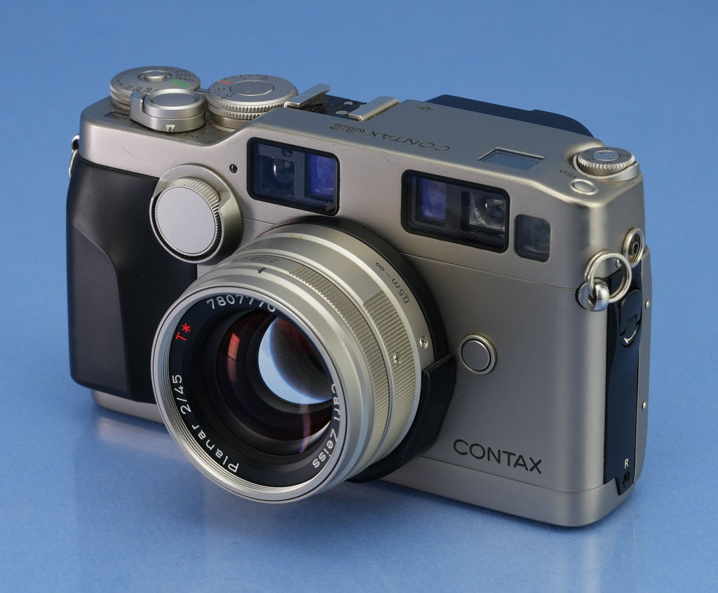 CONTAX G2 TITANIUM CAMERA SET +28MM +45MM +90MM LENSES +CAPS +LENS CASE +STRAP