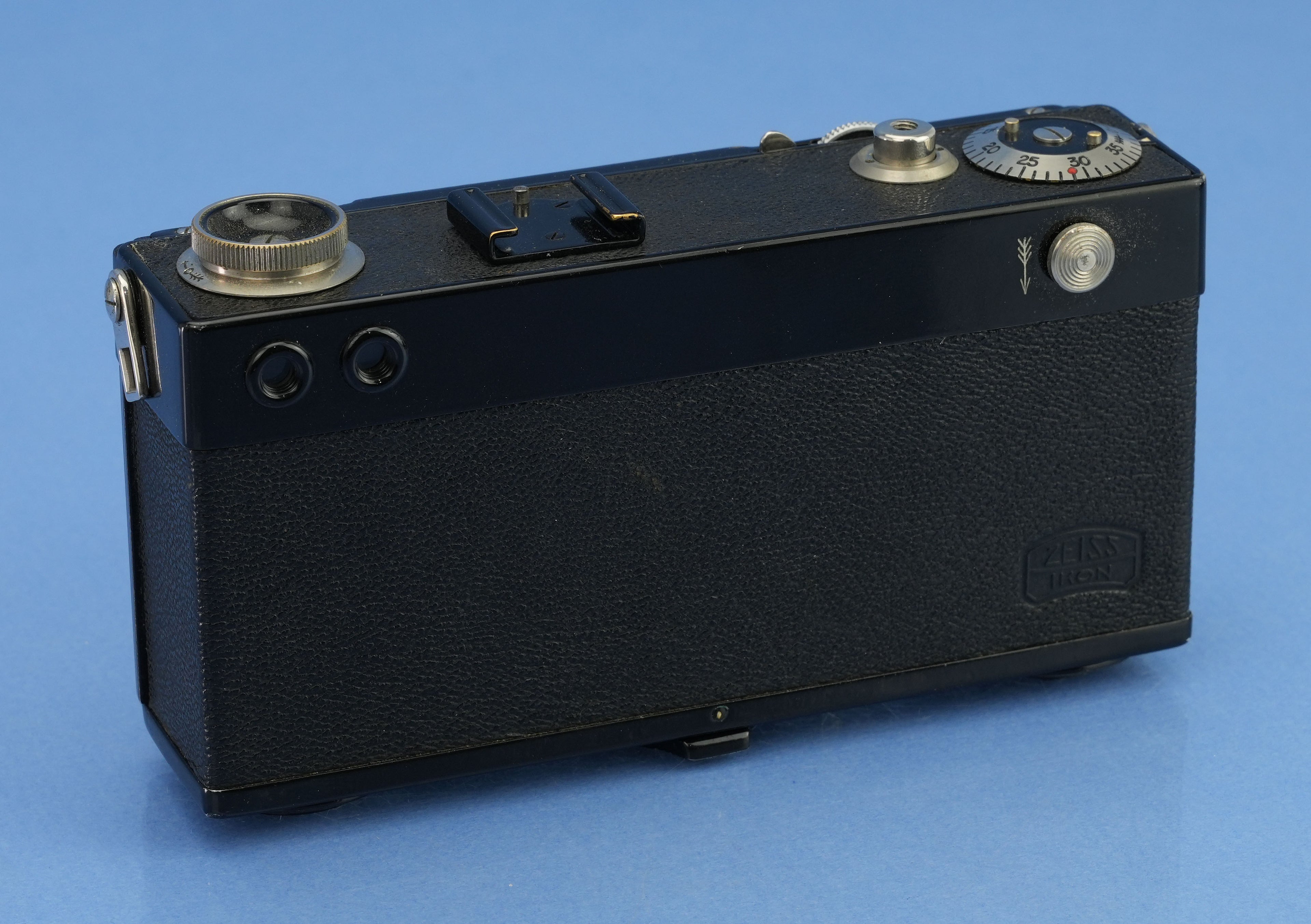 CONTAX IA BLACK PAINT RANGEFINDER CAMERA BODY +CARL ZEISS 50MM F2 SONNAR +CASE