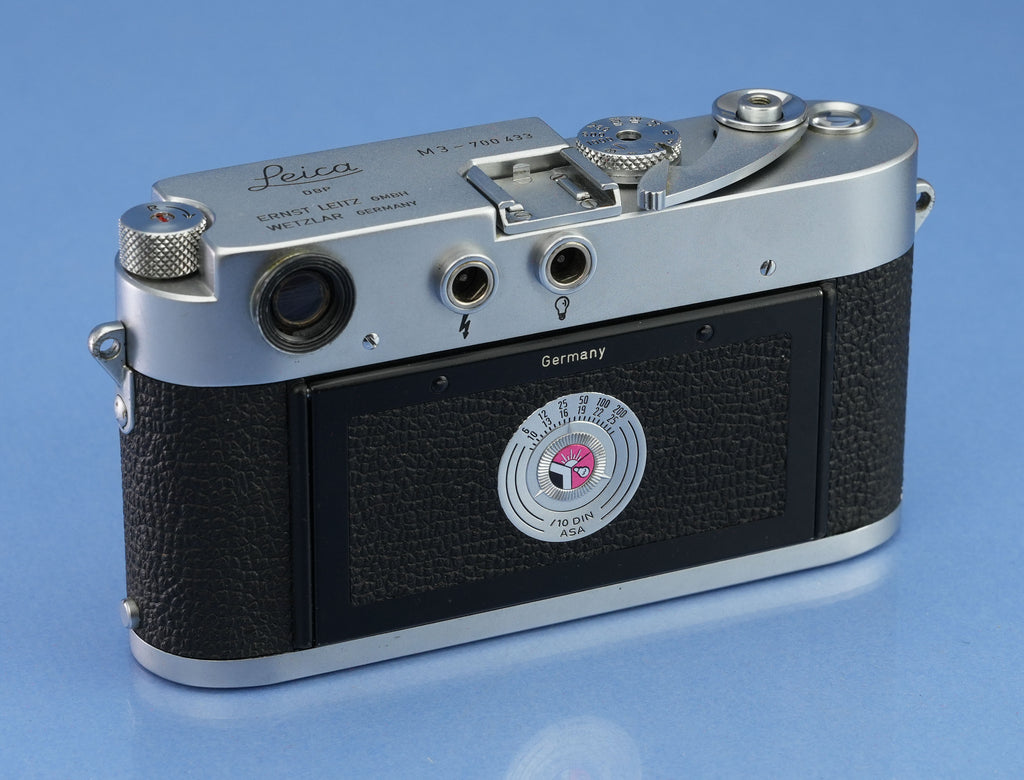 LEICA M3 EARLY CORNER CAMERA #700433 +50MM SUMMICRON F2 +BOX RARE +SPECIAL BACK