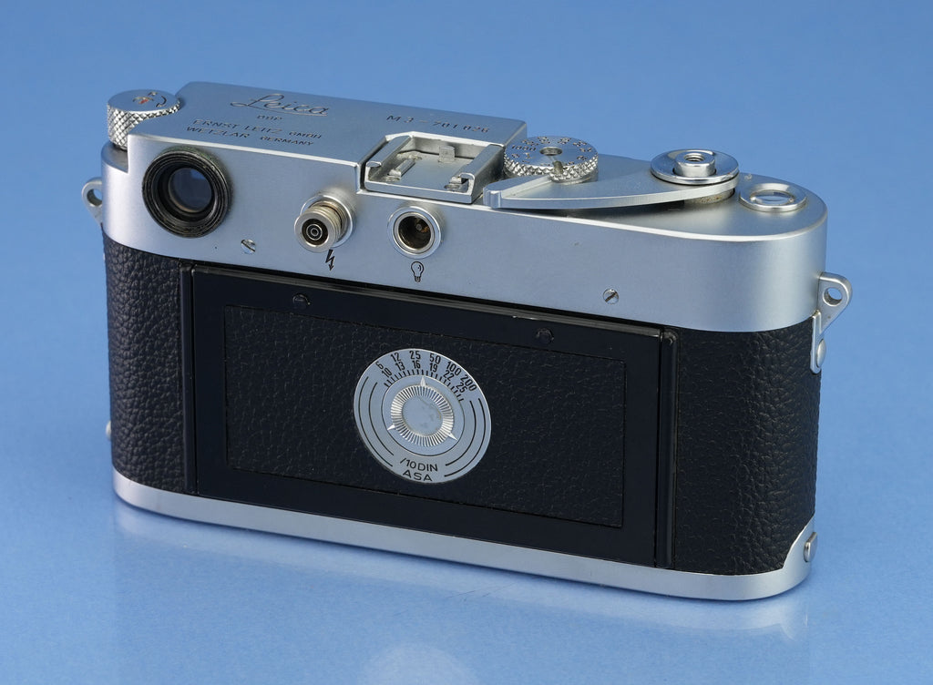 LEICA LEITZ M3 DS CHROME RANGEFINDER CAMERA BODY 1954 VERY EARLY SN. # 701026