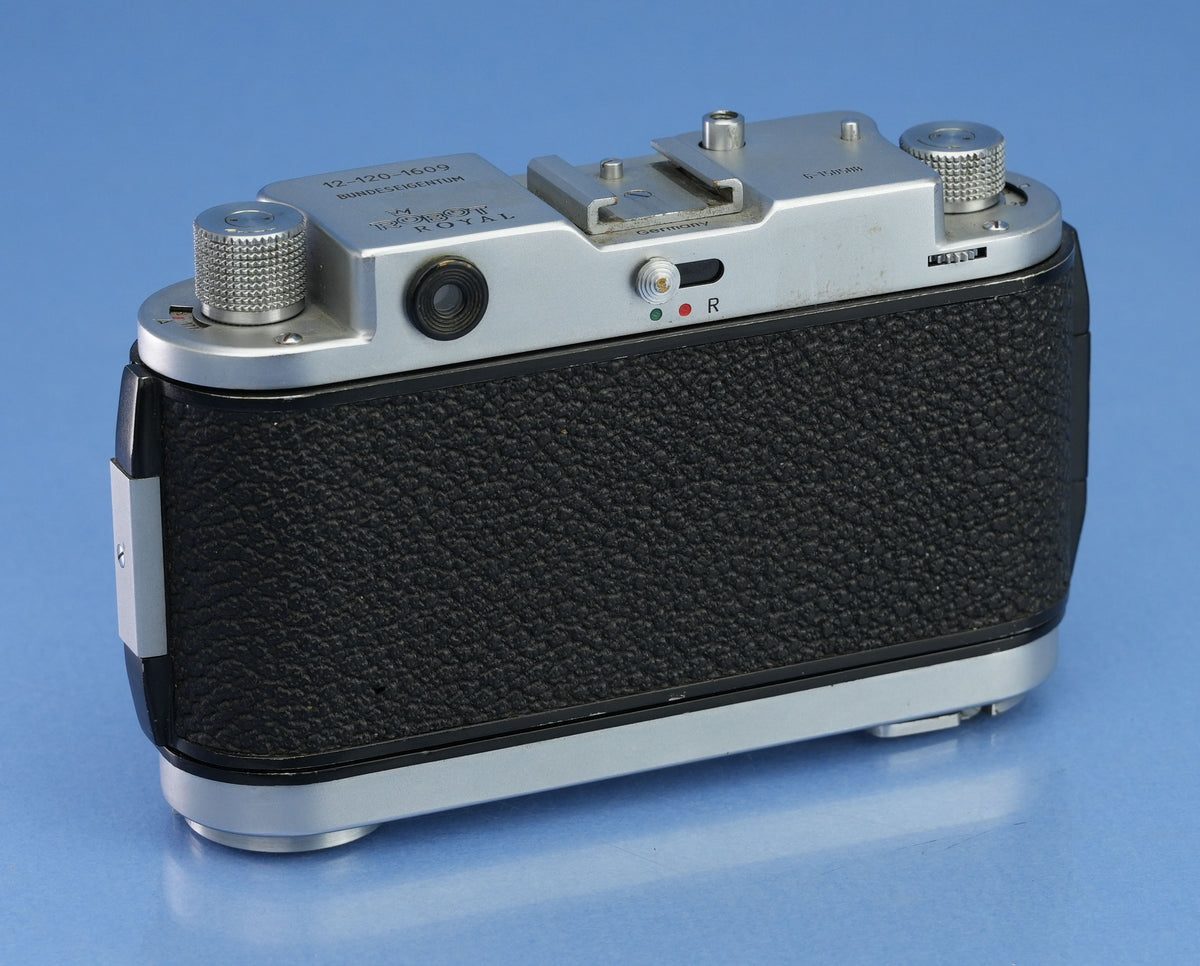 ROBOT ROYAL MOD.III BUNDESEIGENTUM CAMERA +MULTI FINDER +40MM F1.9 XENON +CASE
