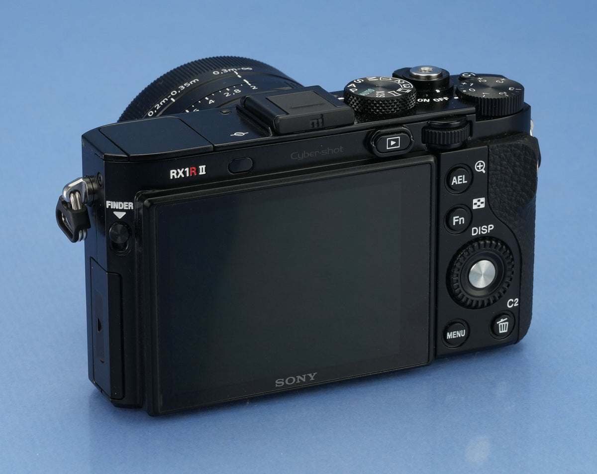 SONY CYBER-SHOT DSC RX1R II 42MP CAMERA +35MM F2 LENS x3 BATTERIES +LCJ-RXH CASE