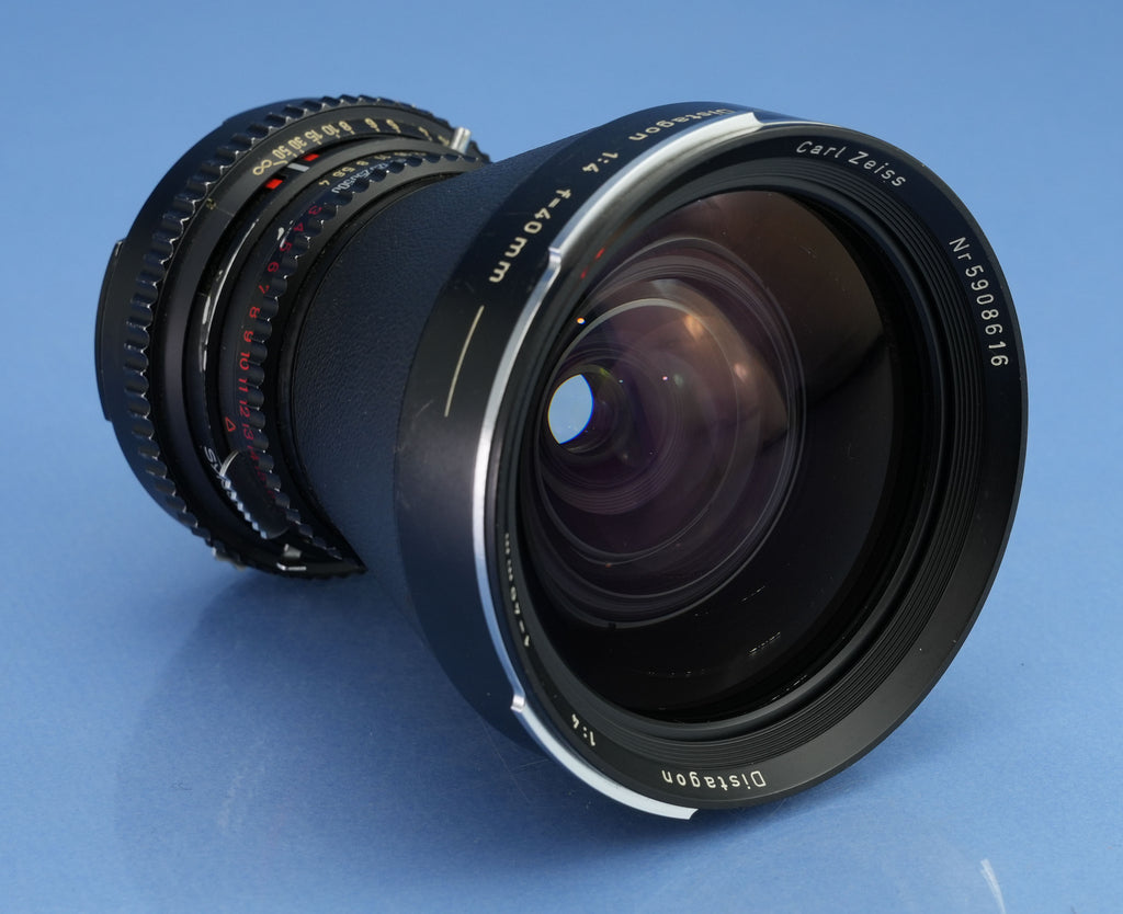 HASSELBLAD ZEISS DISTAGON 40MM F4 BLACK CT* Weitwinkelobjektiv + Deckel + sauber, gut erhalten