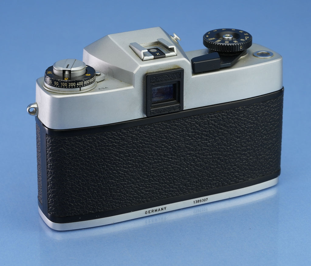 LEICA LEITZ LEICAFLEX SL2 SILVER CHROME SLR FILM CAMERA BODY 10021 +CASE CLEAN!