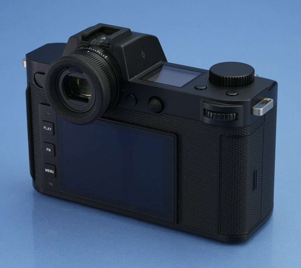 LEICA SL2-S 24.6MP CMOS MIRRORLESS DIGITAL CAMERA BODY 10881 +BOX +PAPERS MINT!