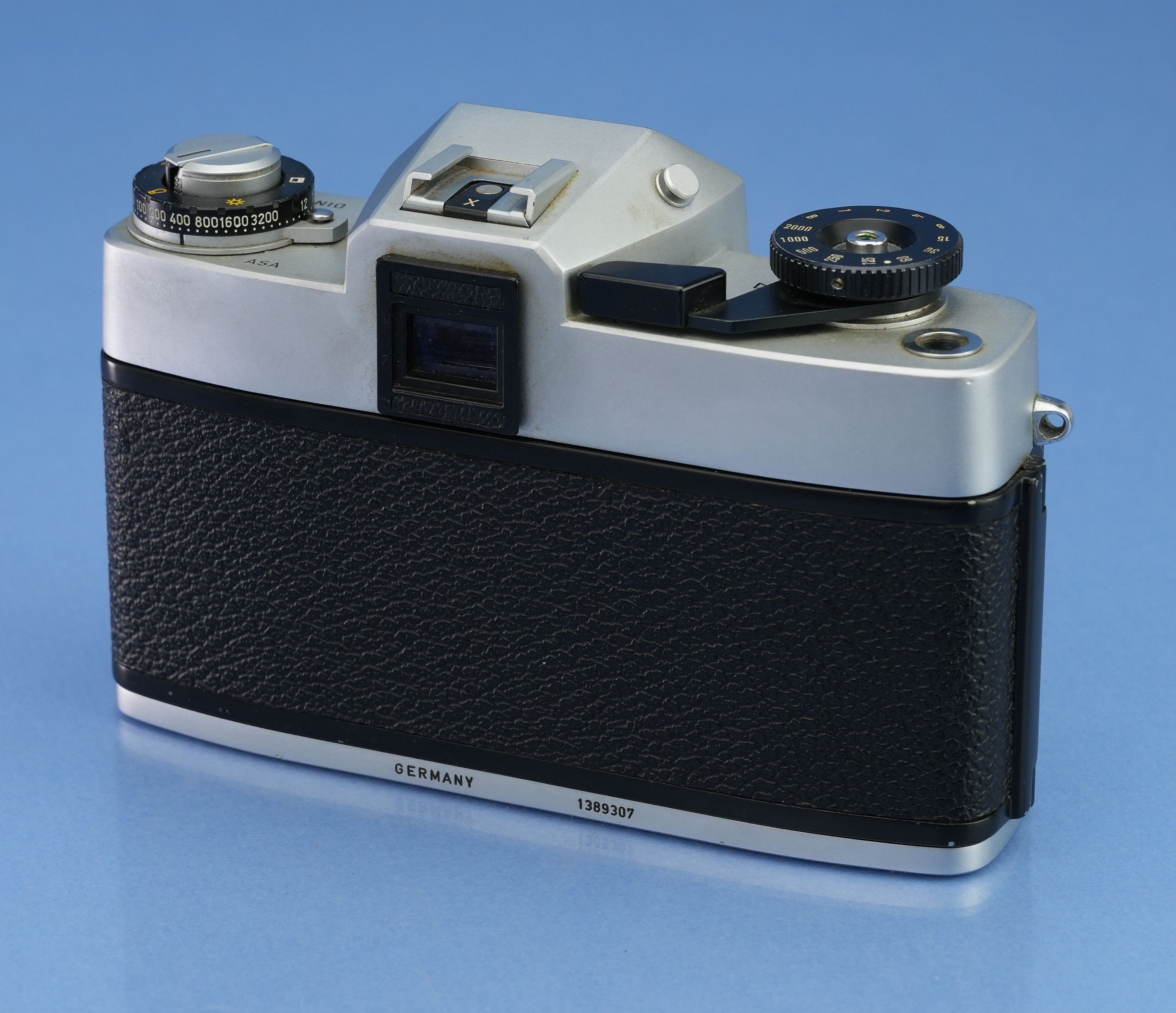 LEICA LEITZ LEICAFLEX SL2 SILVER CHROME SLR FILM CAMERA BODY 10021 +CASE CLEAN!