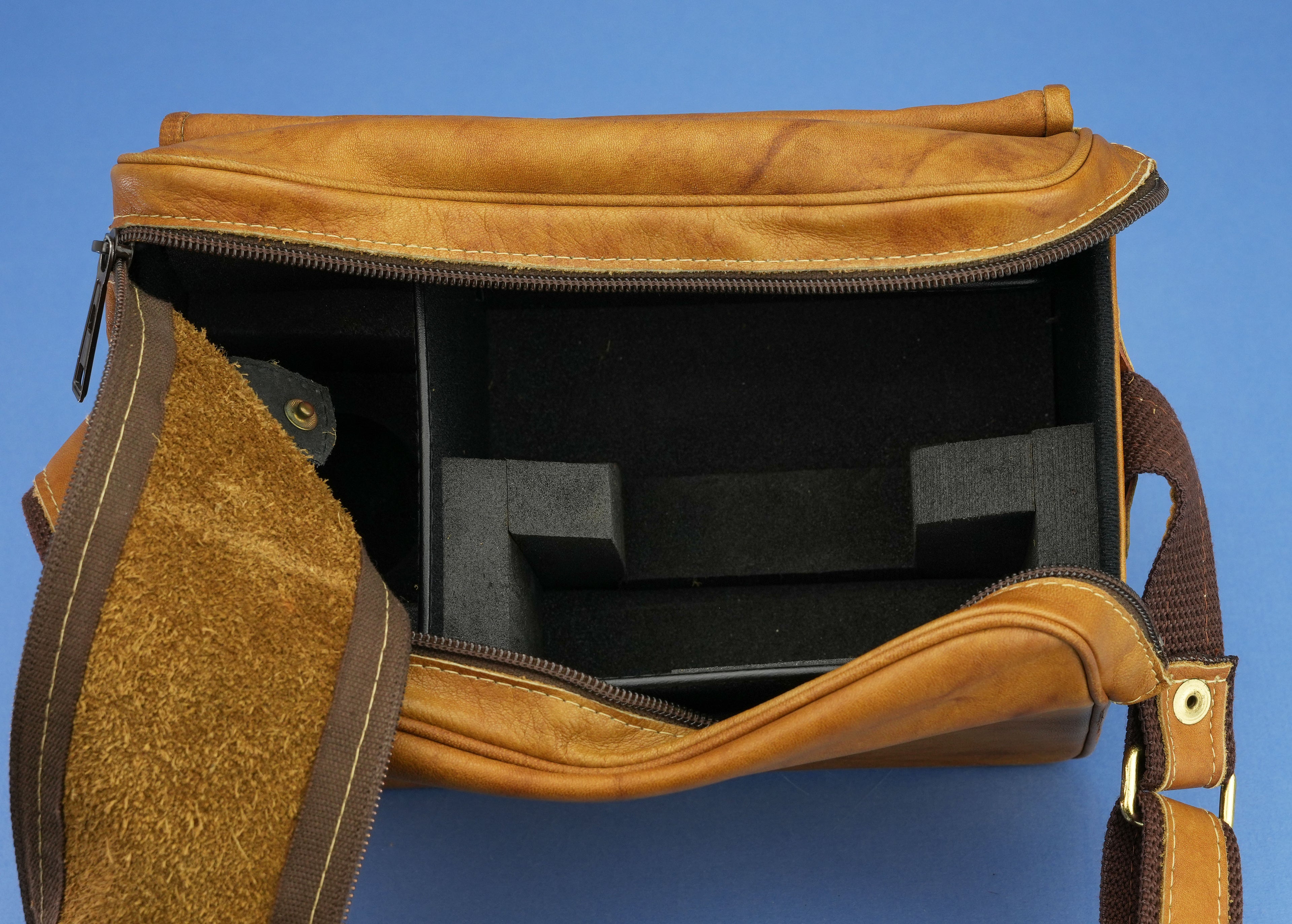 LEICA LEITZ M4-P 70 JAHRE 1913-1983 CAMERA BAG 14816 BROWN LEATHER +BOX RARE!