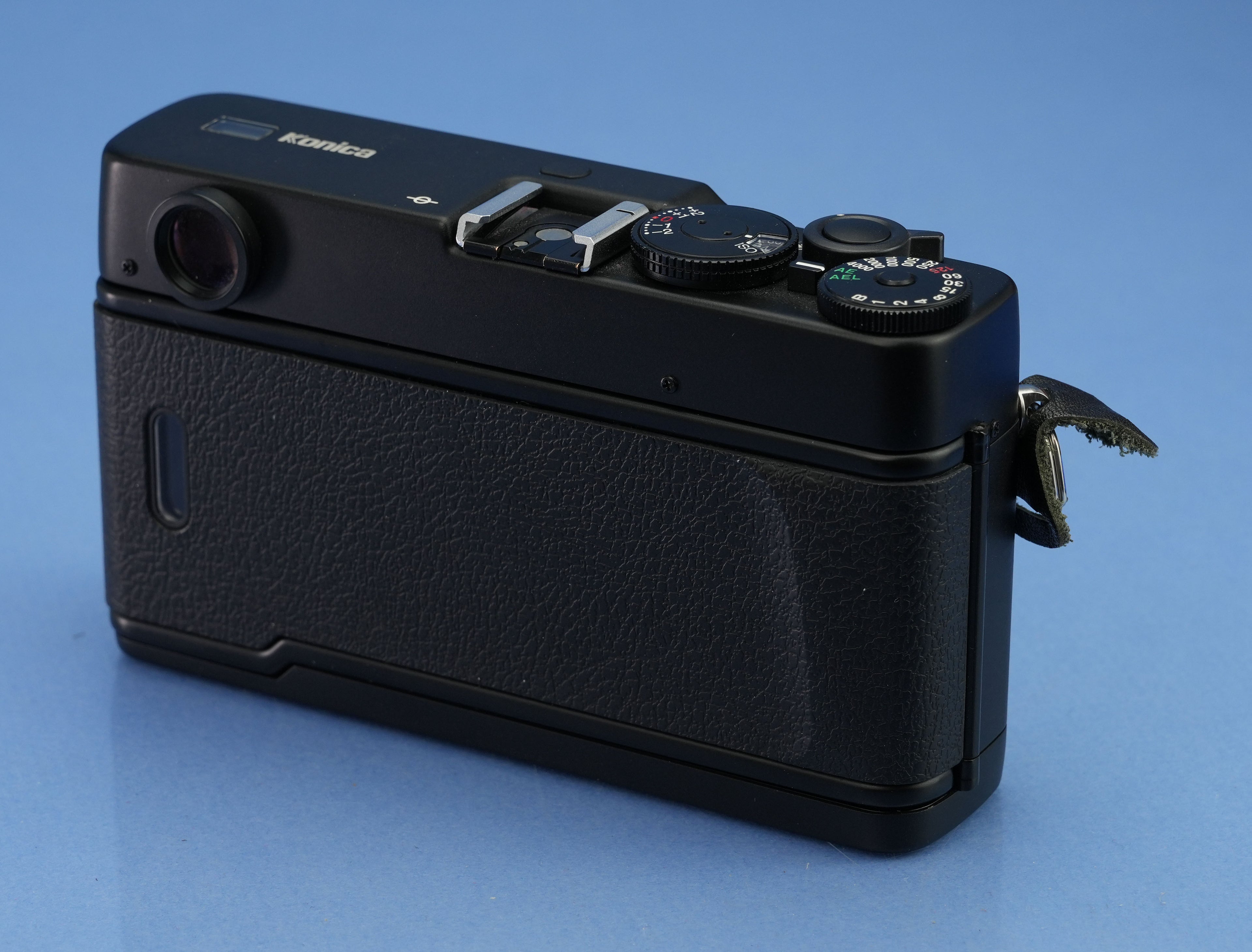 KONICA HEXAR RF BLACK ENTFERNER-KAMERA-SET + 50MM F2 OBJEKTIV + BOX + BLITZ + BOX!