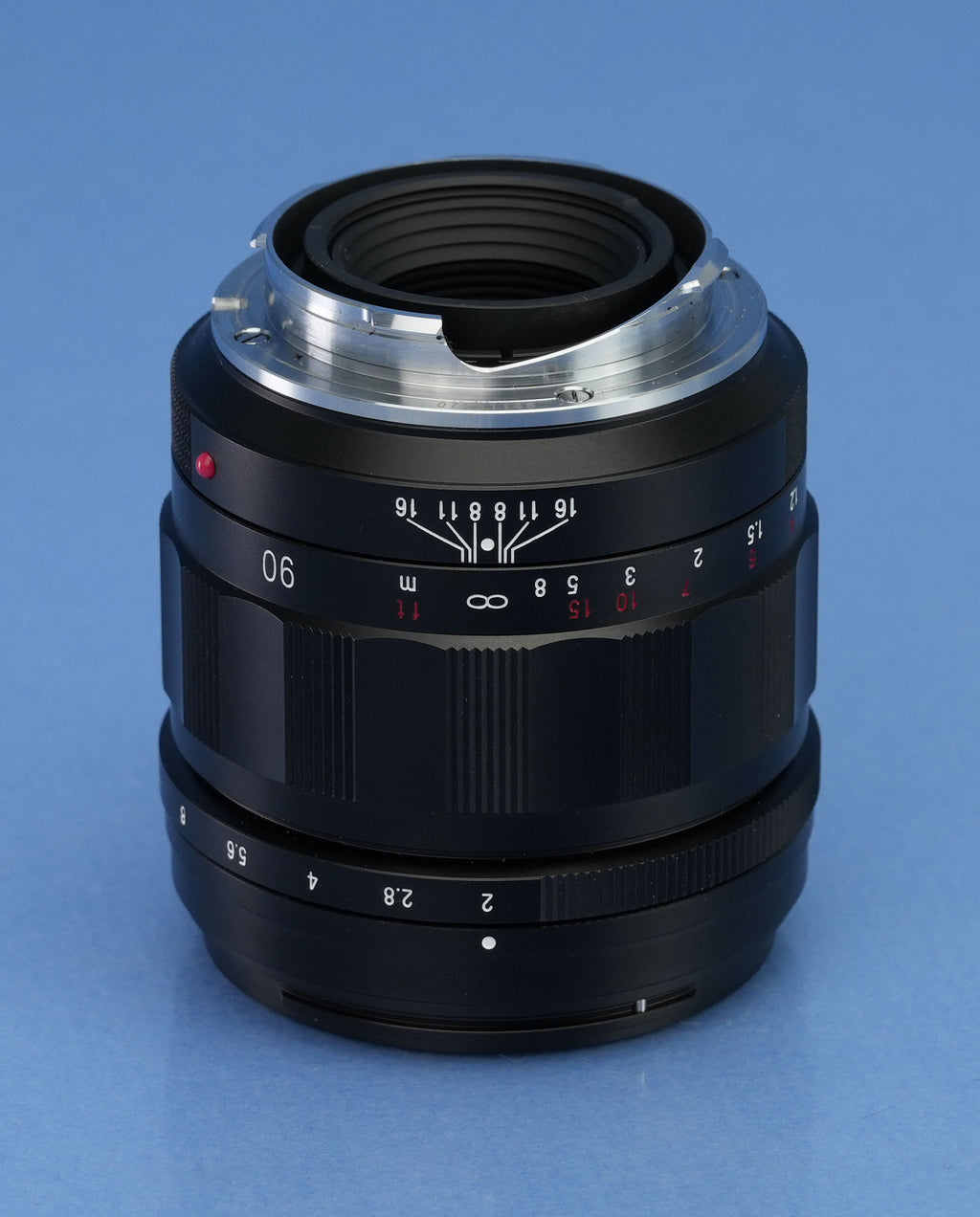 VOIGTLANDER 90MM F2 APO-ULTRON VM MOUNT LENS +HOOD +CAPS +UV FILTER +BOX MINT