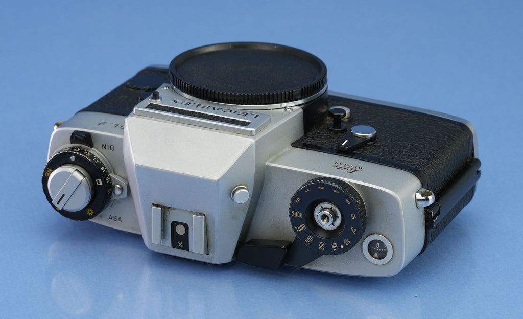 LEICA LEITZ LEICAFLEX SL2 SILVER CHROME SLR FILM CAMERA BODY 10021 +CASE CLEAN!