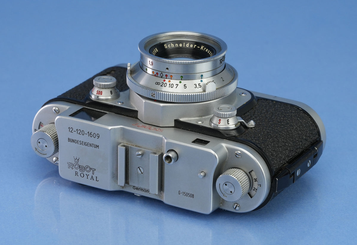 ROBOT ROYAL MOD.III BUNDESEIGENTUM CAMERA +MULTI FINDER +40MM F1.9 XENON +CASE