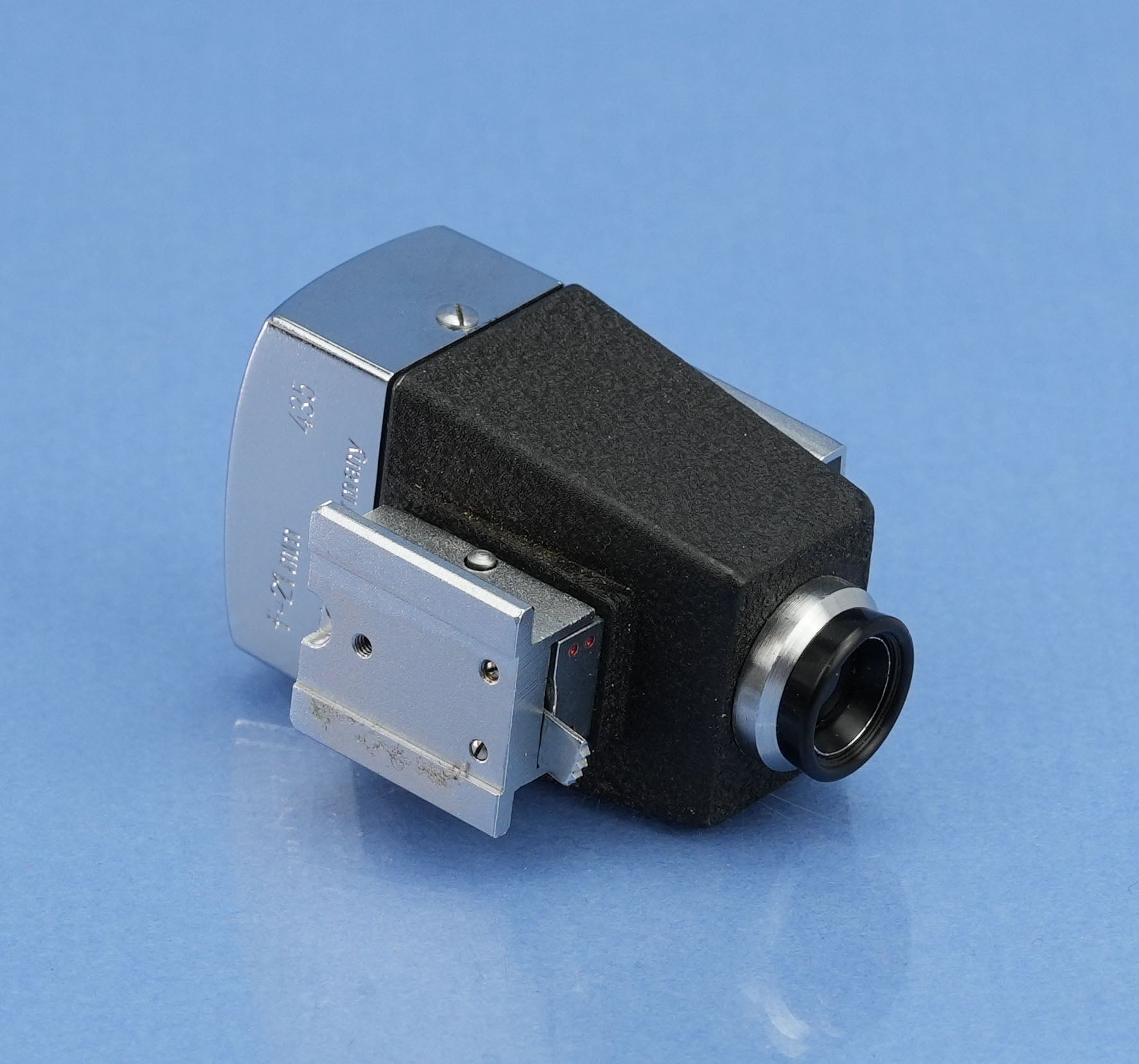 CONTAX CARL ZEISS BIOGON 21MM F4.5 ENTFERNEROBJEKTIV + DECKEL + SUCHER SEHR SCHÖN!