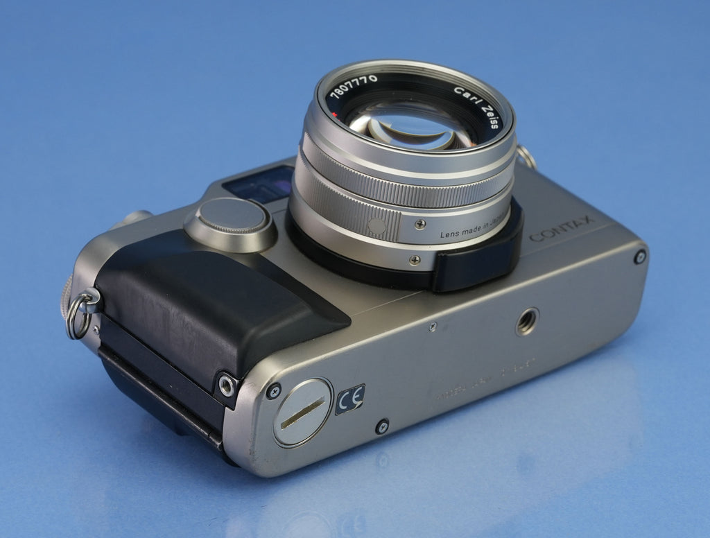 CONTAX G2 TITANIUM CAMERA SET +28MM +45MM +90MM LENSES +CAPS +LENS CASE +STRAP