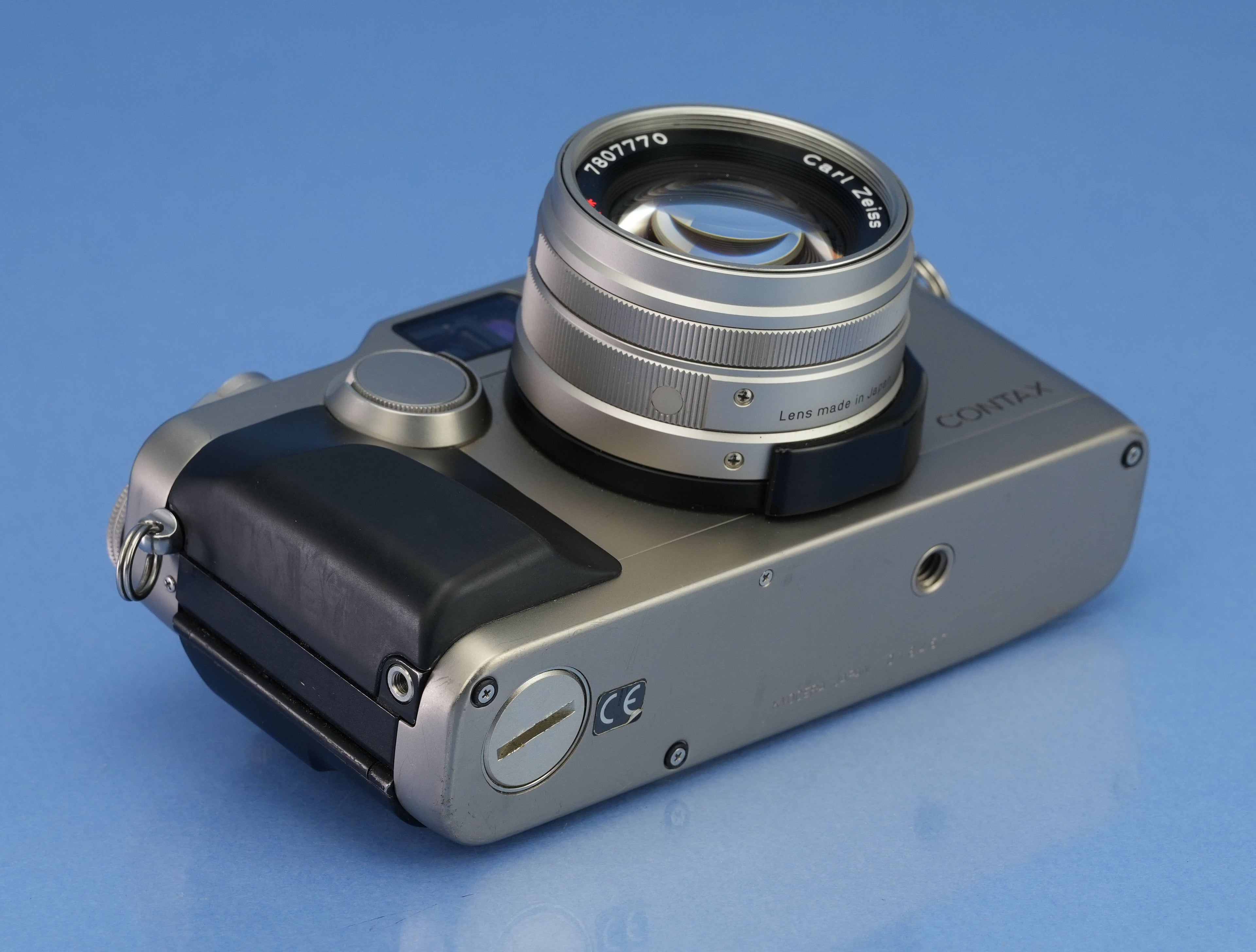 CONTAX G2 TITANIUM CAMERA SET +28MM +45MM +90MM LENSES +CAPS +LENS CASE +STRAP