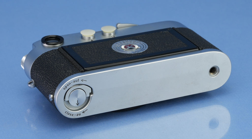 LEICA LEITZ M2 SS SELF TIMER CHROME RANGEFINDER CAMERA BODY 10308 +BOX CLEAN!