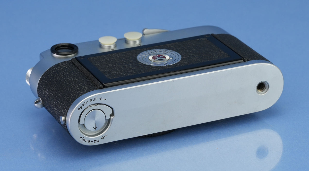 LEICA LEITZ M2 SS SELF TIMER CHROME RANGEFINDER CAMERA BODY 10308 +BOX CLEAN!